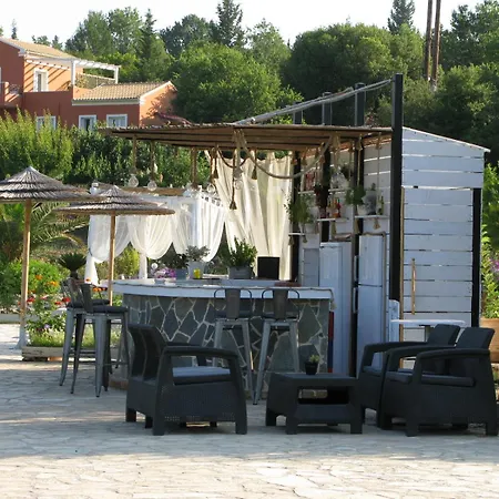 Hotel Pulades Pouládes