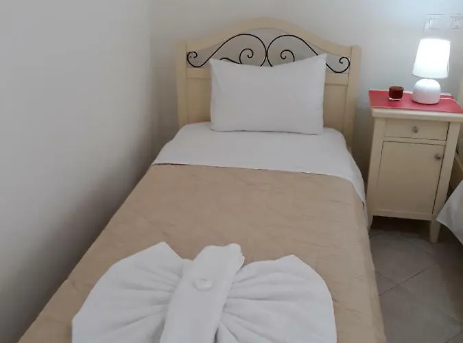 Hotel Pulades Pouládes