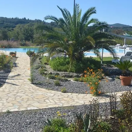 Otel Pulades