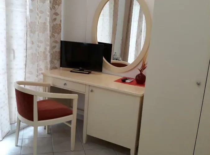 Pulades Hotel 3*